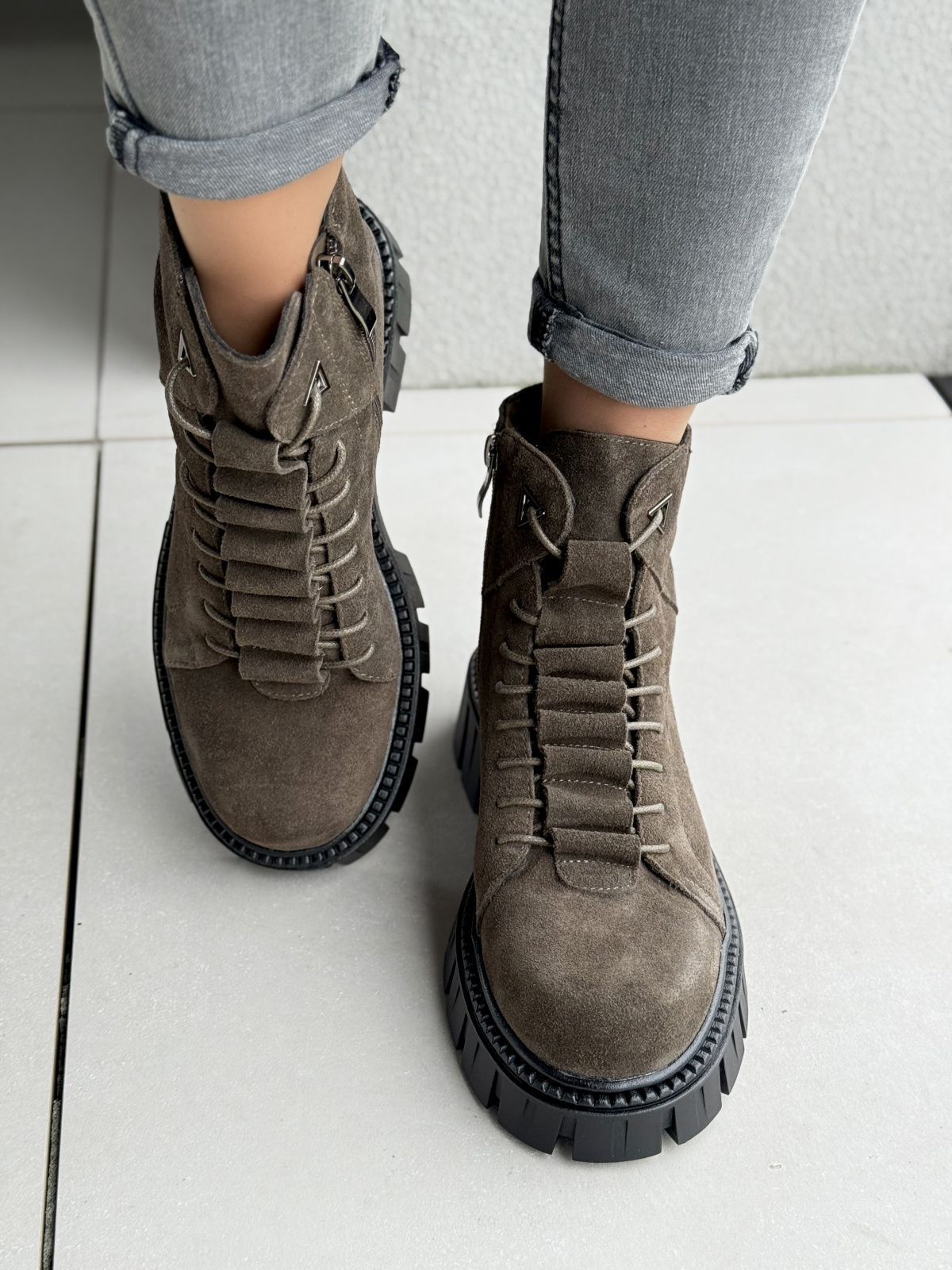 Trapery ze skóry naturalnej – styl i wygoda na co dzień