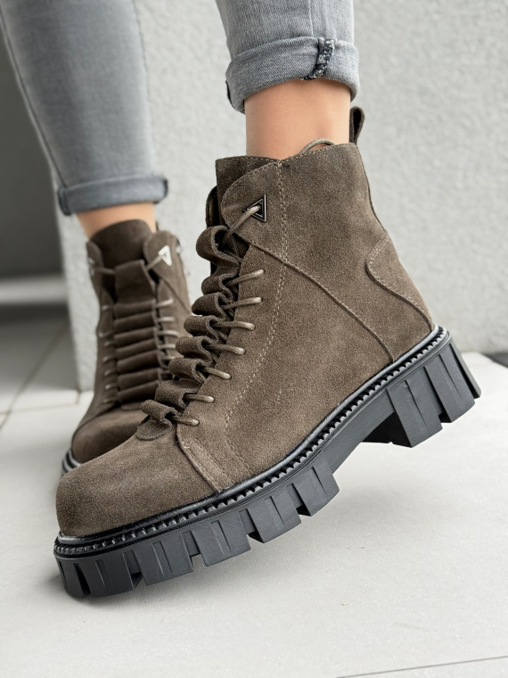 Trapery ze skóry naturalnej – styl i wygoda na co dzień