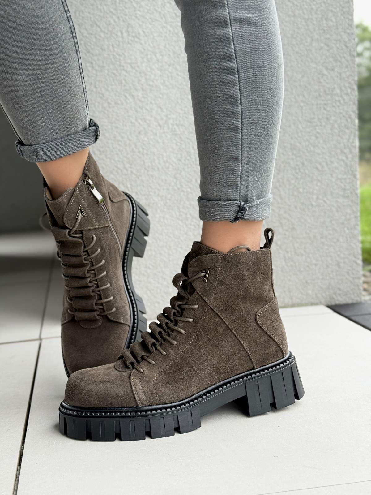 Trapery ze skóry naturalnej – styl i wygoda na co dzień