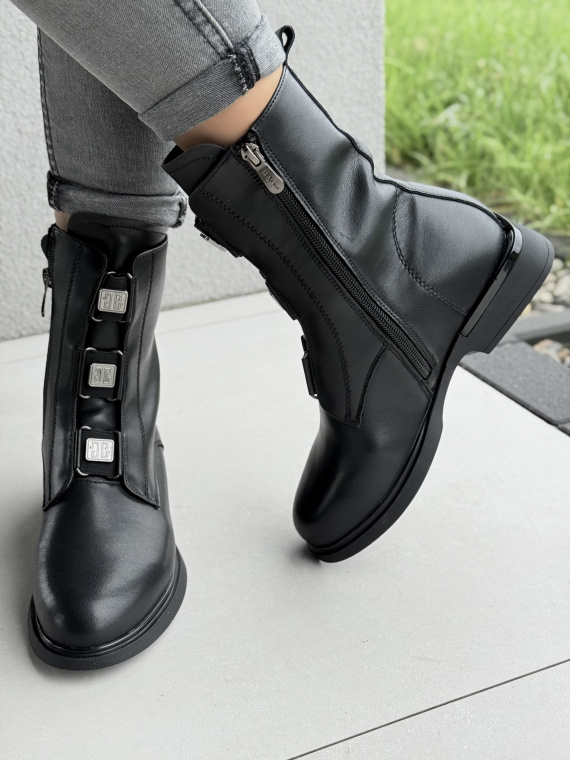 Stylowe botki z naturalnej skóry dla wymagających kobiet