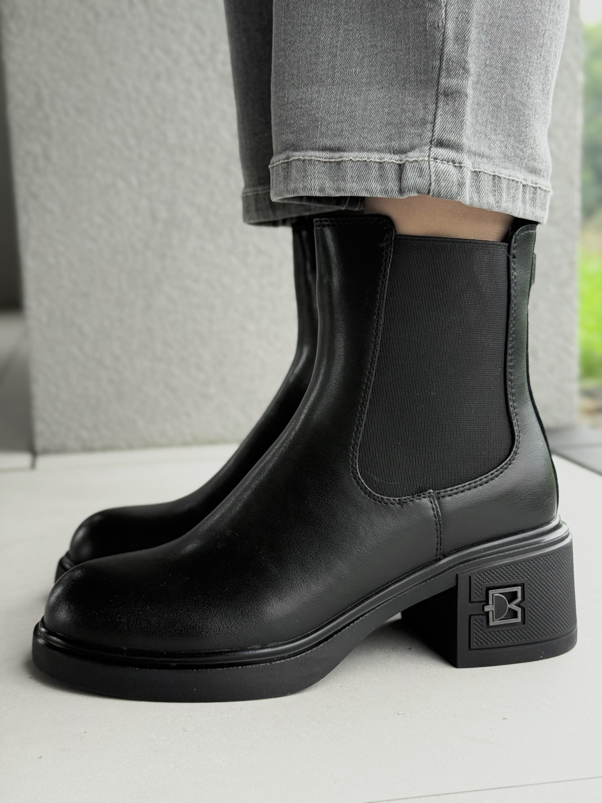 Botki damskie ze skóry naturalnej – elegancja i komfort na co dzień