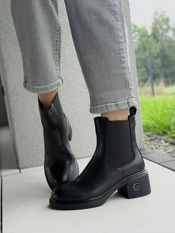 Botki damskie ze skóry naturalnej – elegancja i komfort na co dzień