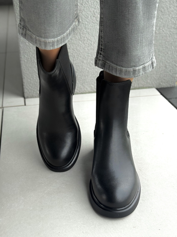 Botki damskie ze skóry naturalnej – elegancja i komfort na co dzień