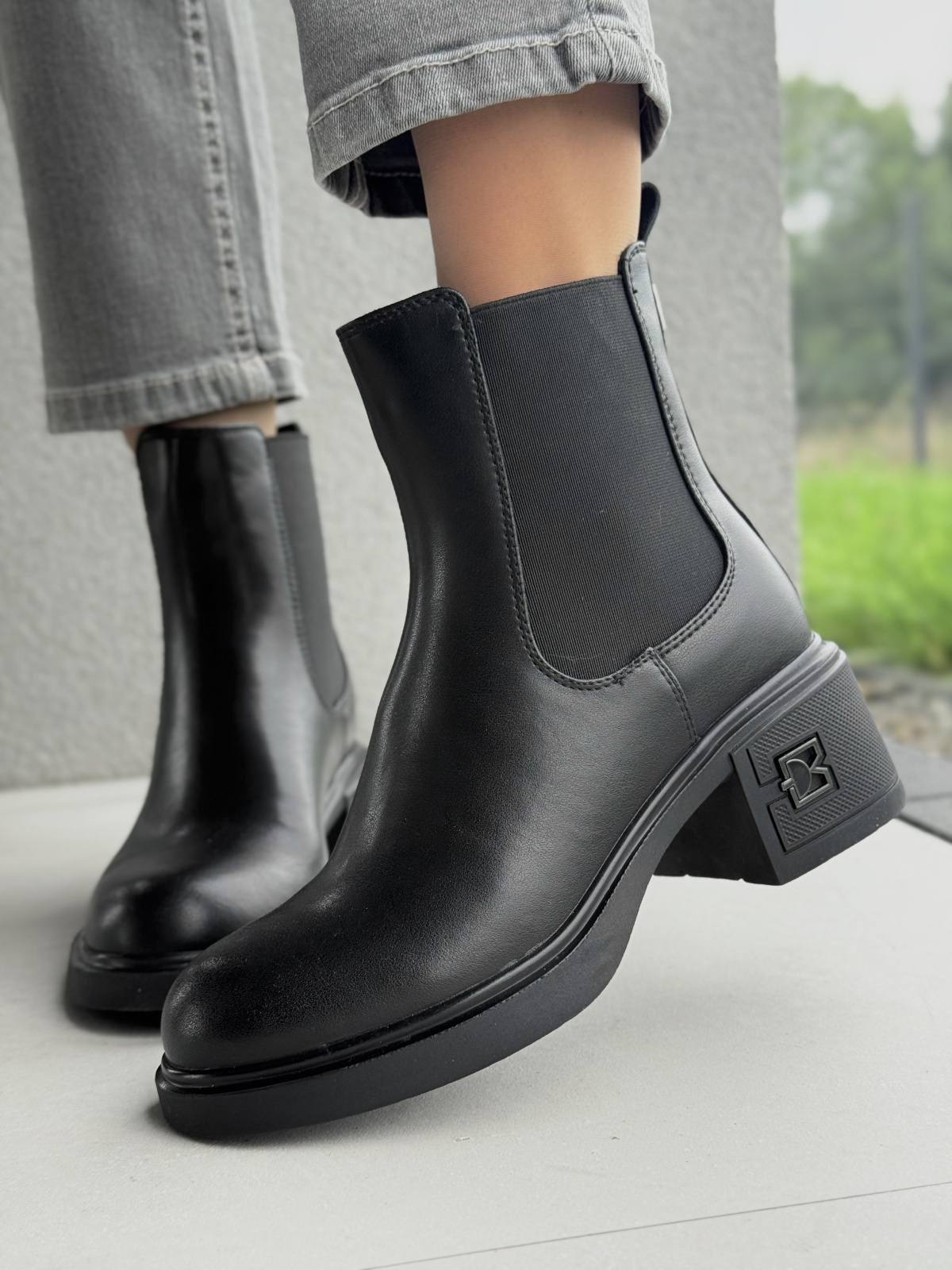 Botki damskie ze skóry naturalnej – elegancja i komfort na co dzień