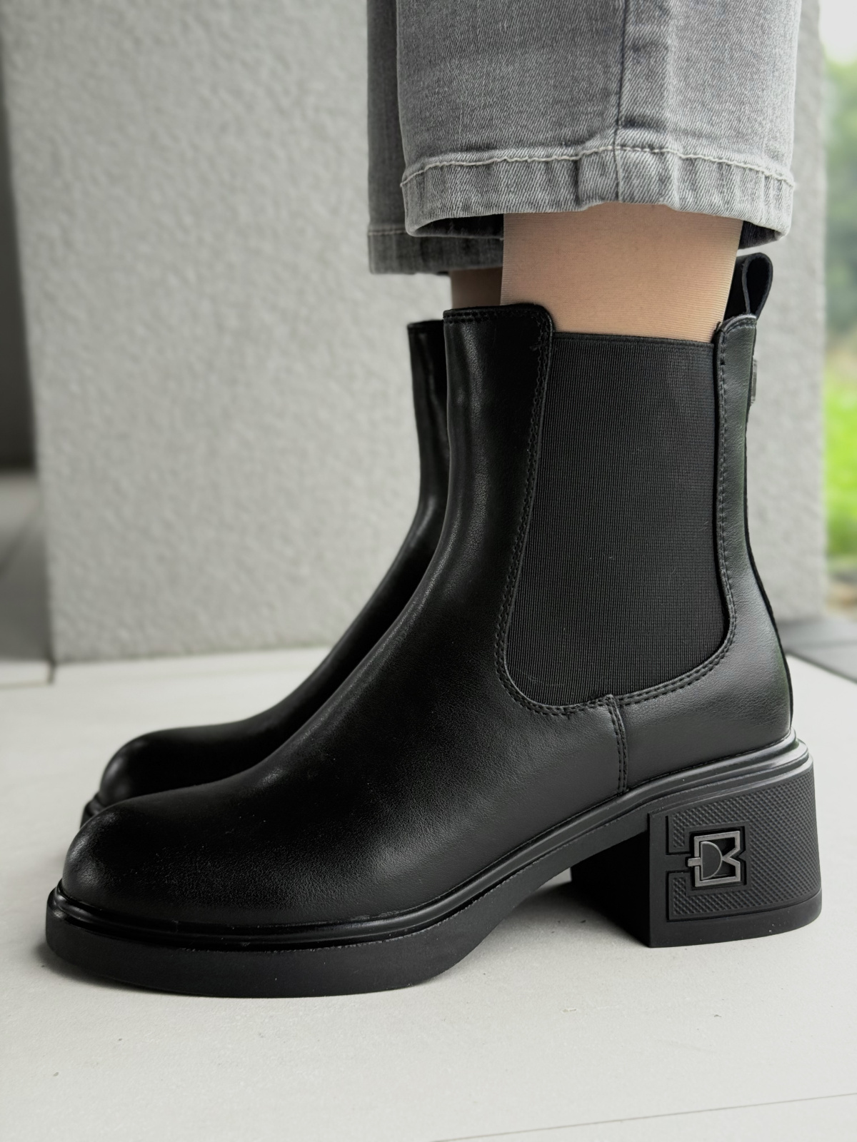 Botki damskie ze skóry naturalnej – elegancja i komfort na co dzień