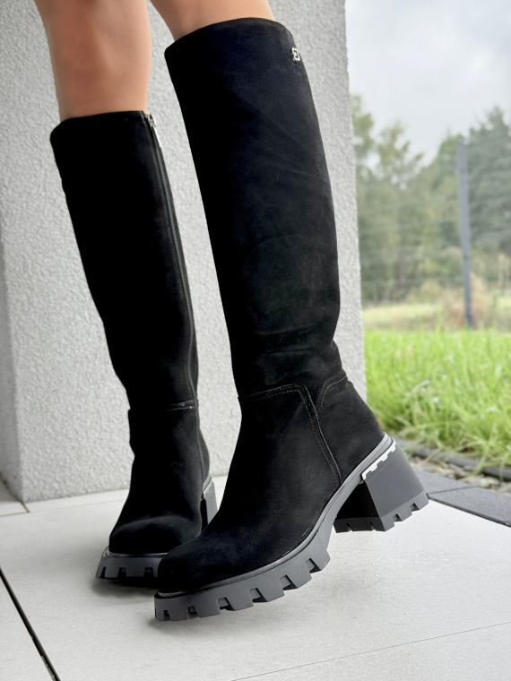 Kozaki damskie ze skóry naturalnej – moda spotyka wygodę