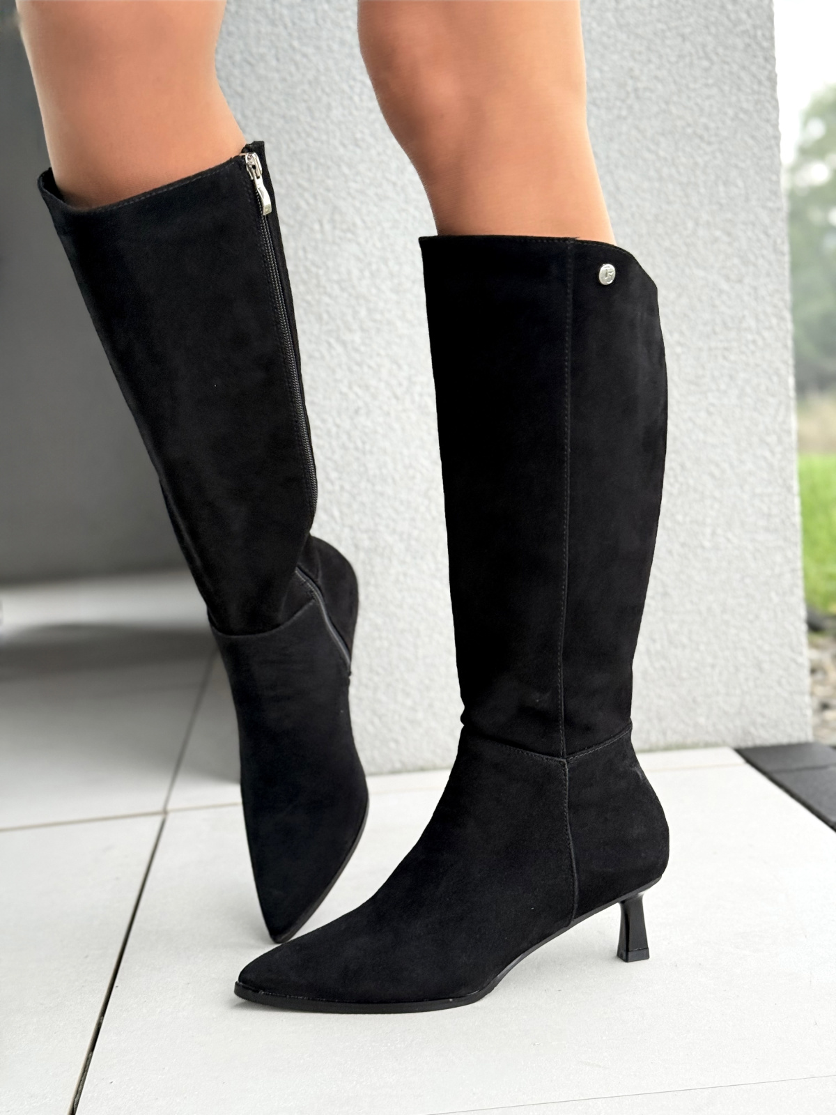 Kozaki z naturalnej skóry – bo prawdziwa elegancja nie udaje