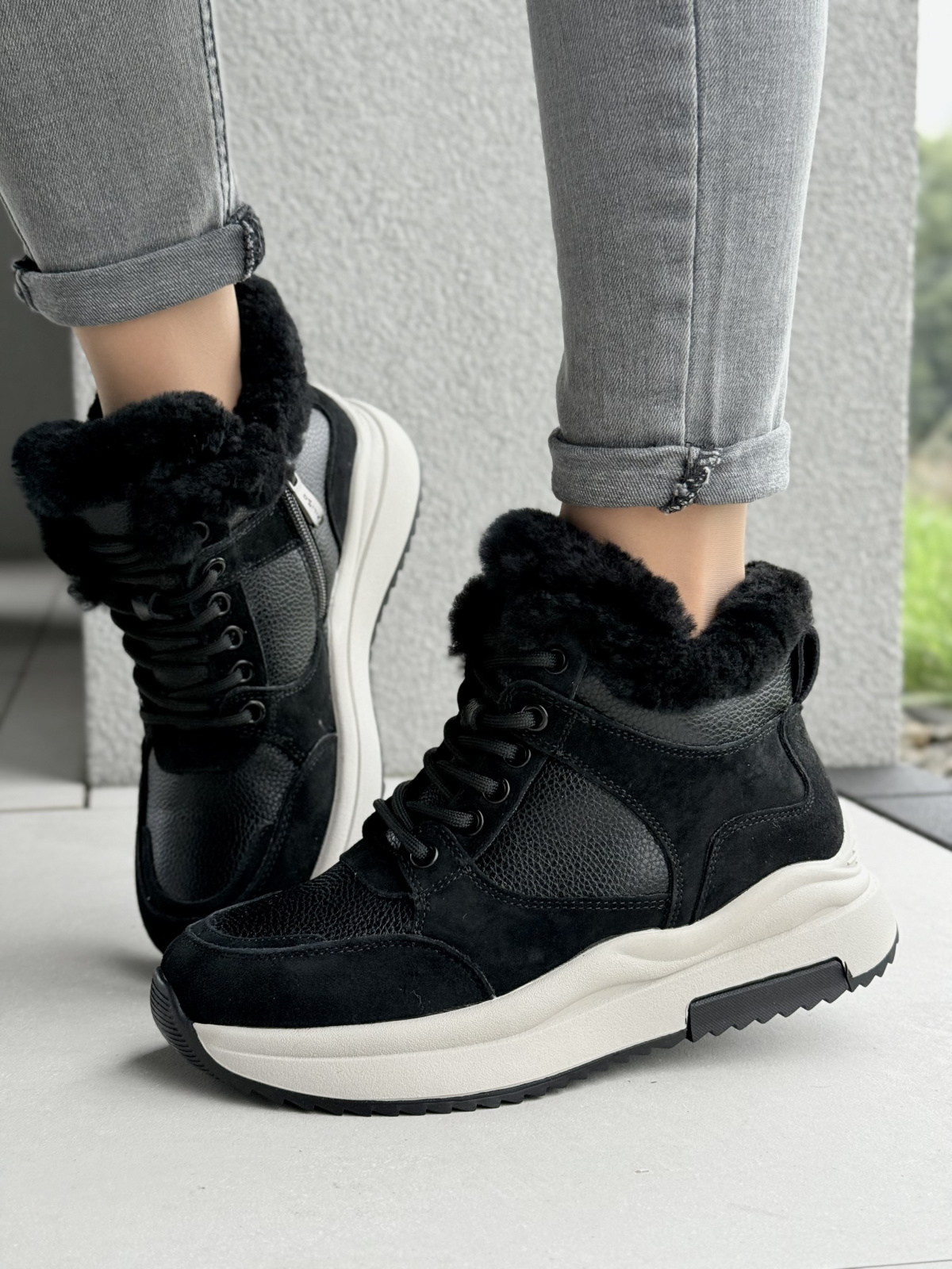 Skórzane sneakersy z futerkiem – połączenie stylu i wygody