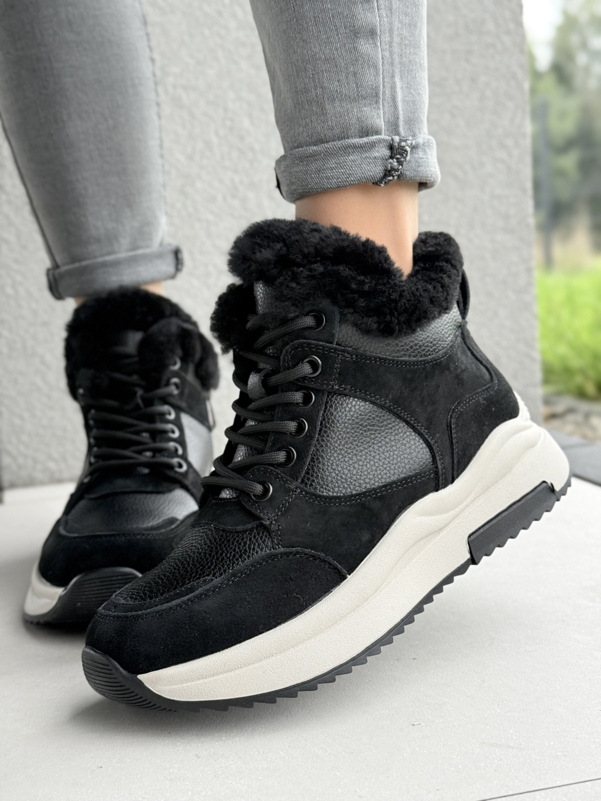 Skórzane sneakersy z futerkiem – połączenie stylu i wygody