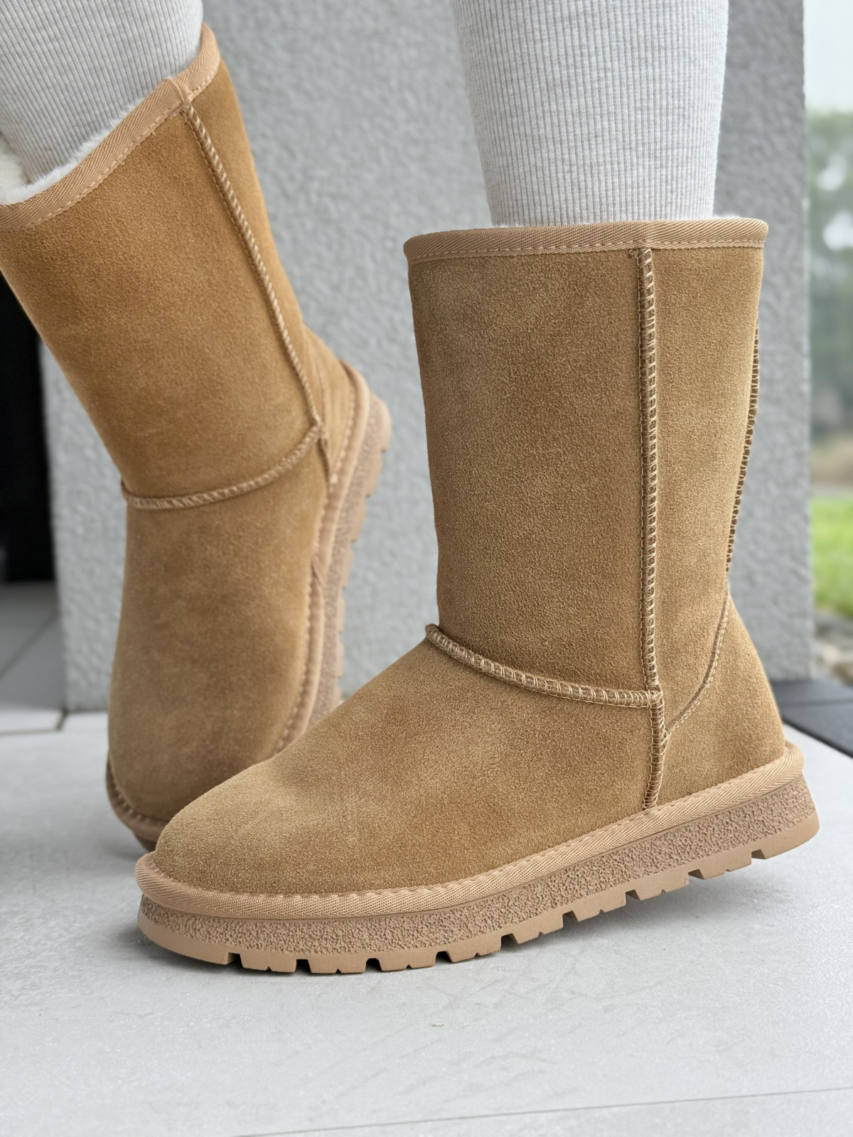 Śniegowce z Naturalnej Skóry – Ciepło, Styl i Komfort na Zimę