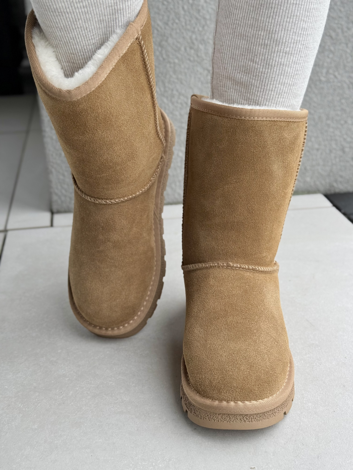 Śniegowce z Naturalnej Skóry – Ciepło, Styl i Komfort na Zimę