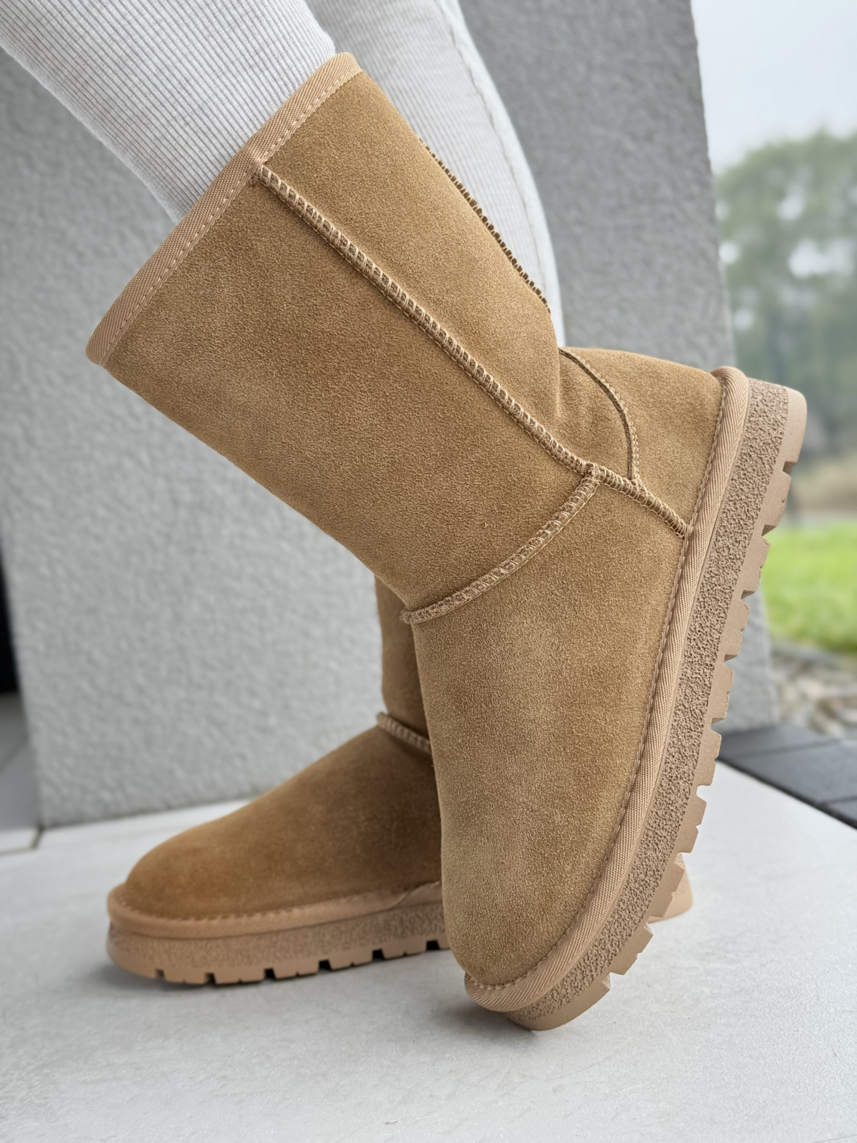 Śniegowce z Naturalnej Skóry – Ciepło, Styl i Komfort na Zimę