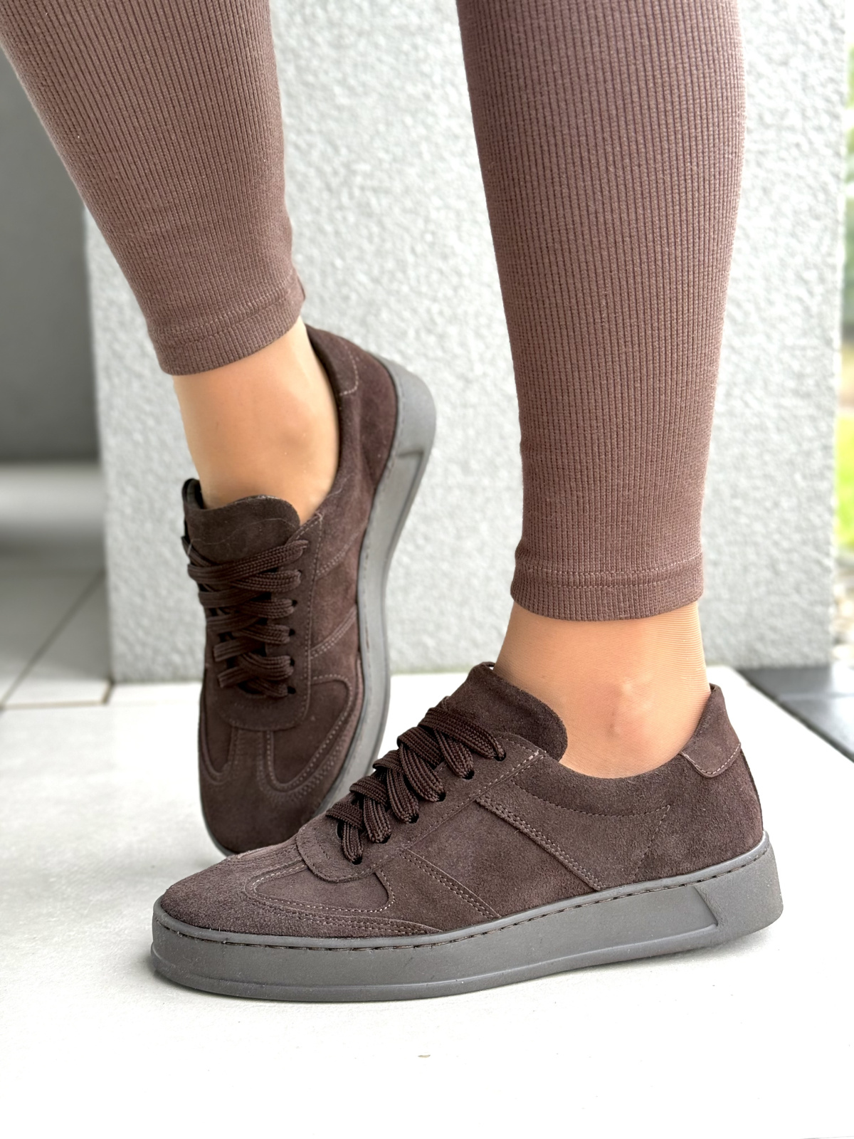 Naturalna skóra, polska produkcja – sneakersy OLEKSY