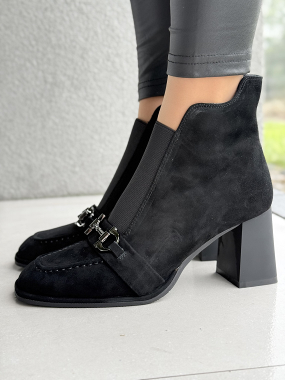 Botki z naturalnej skóry – elegancja, którą poczujesz w każdym kroku