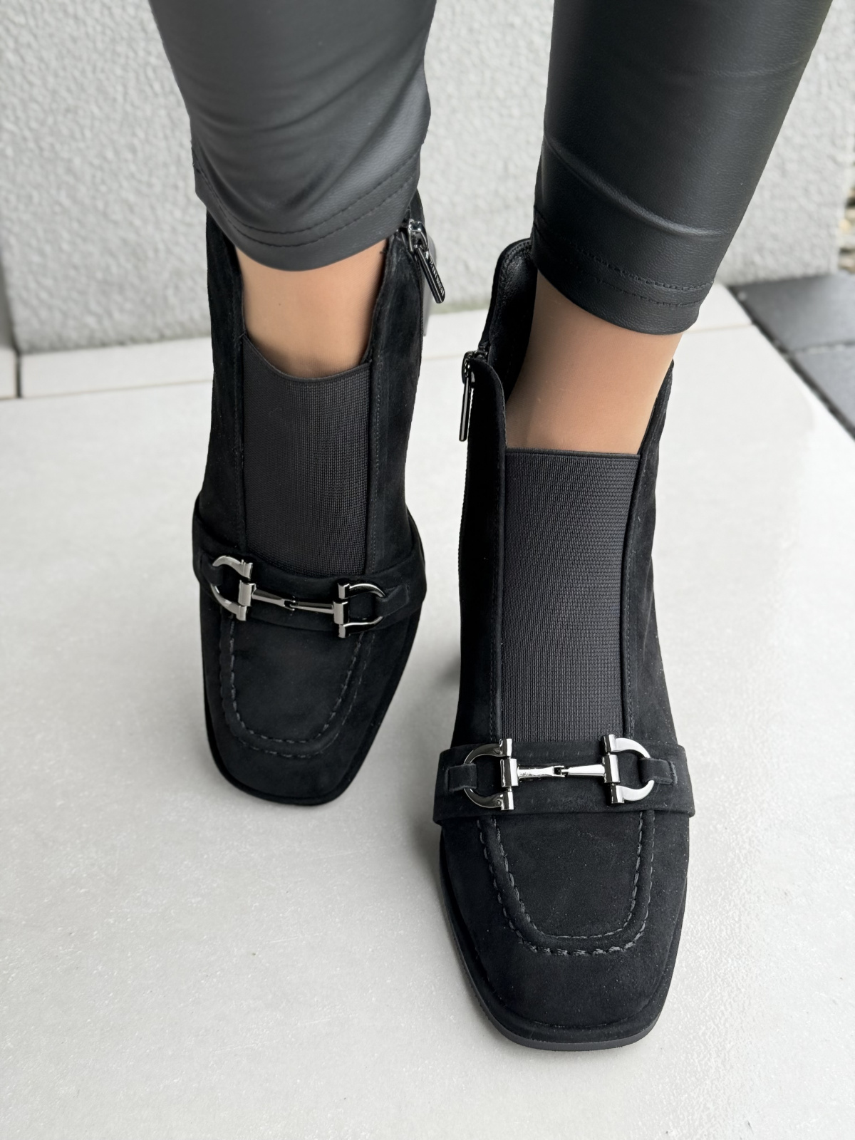 Botki z naturalnej skóry – elegancja, którą poczujesz w każdym kroku