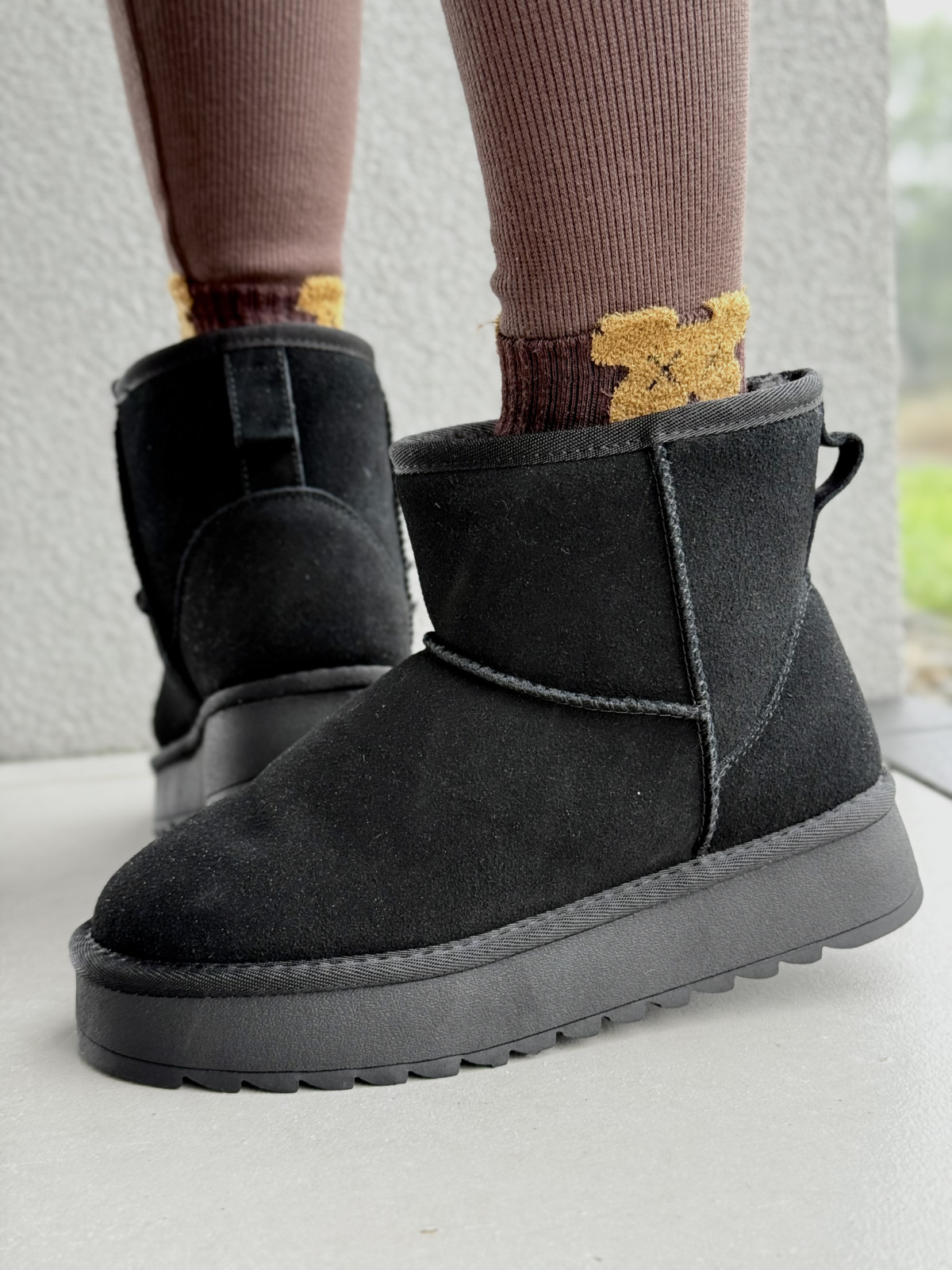 Śniegowce z Naturalnej Skóry – Ciepło, Styl i Komfort na Zimę