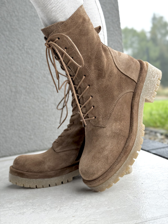 Botki OLEKSY z naturalnej skóry – elegancja w każdym kroku