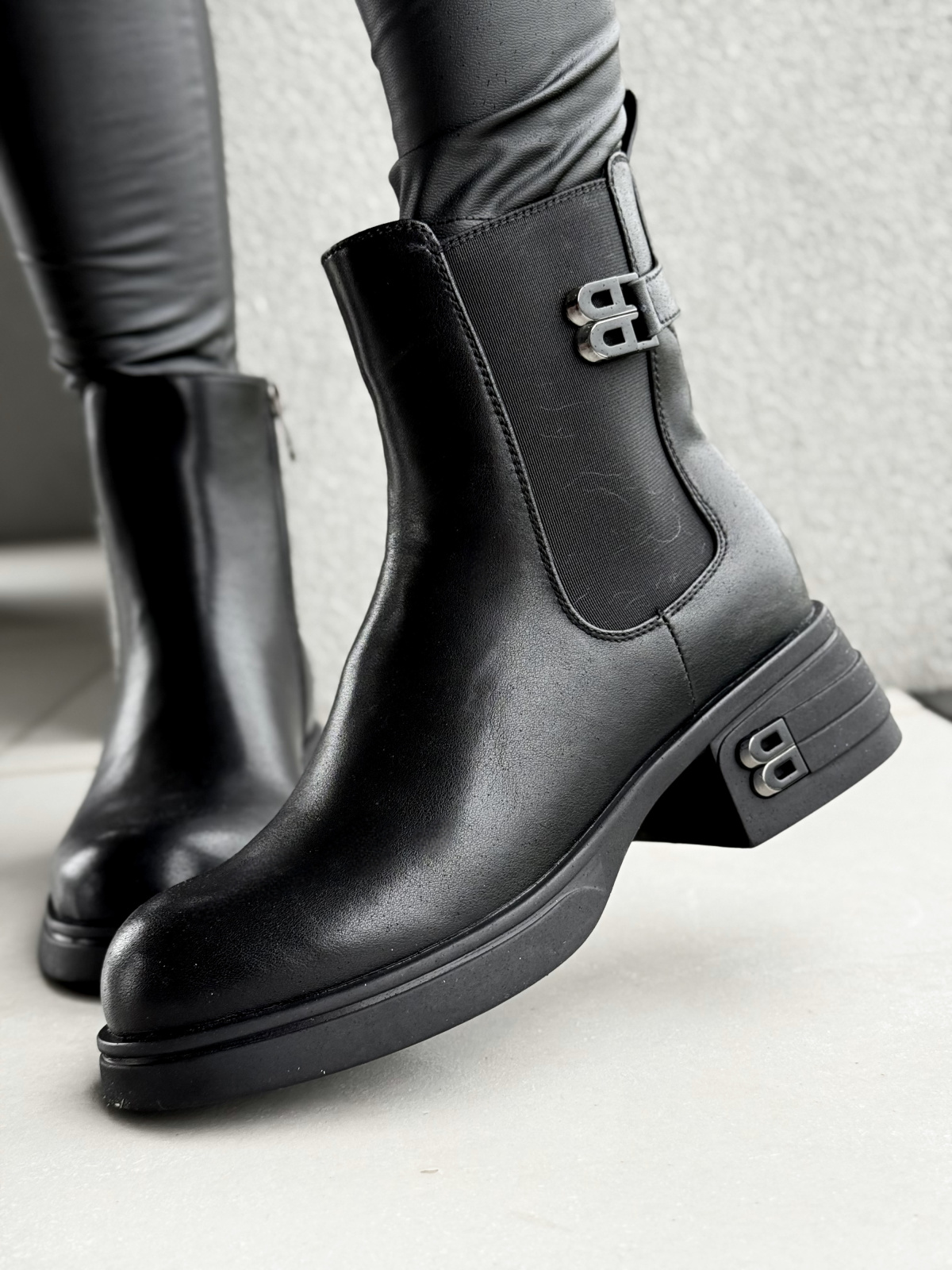 Botki ze skóry naturalnej – Klasa w każdym kroku