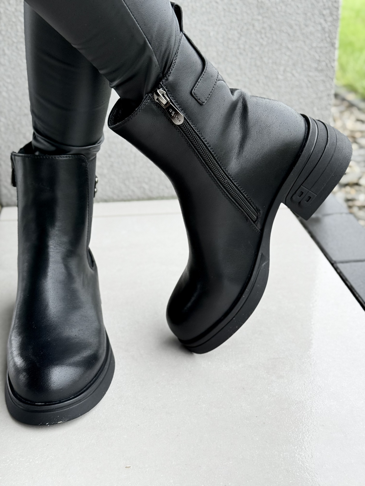 Botki ze skóry naturalnej – Klasa w każdym kroku