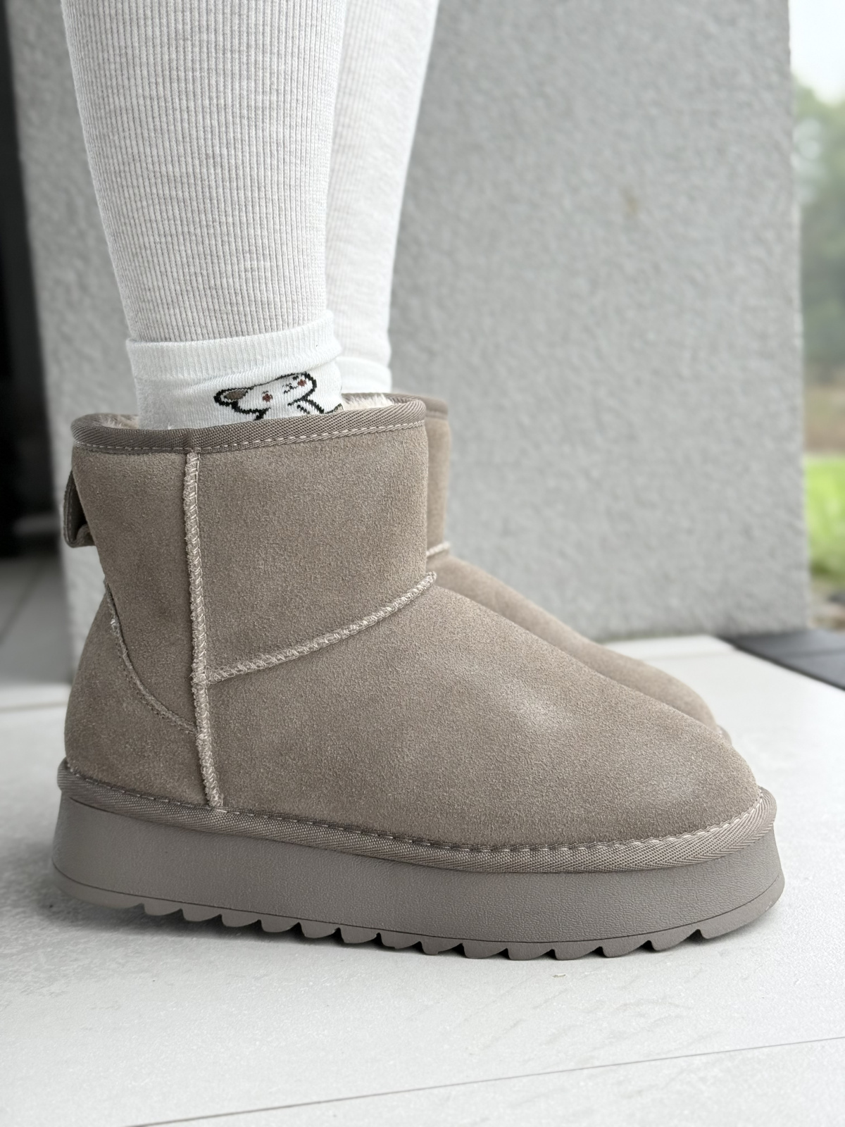 Śniegowce z naturalnej skóry – ciepło i elegancja w jednym kroku