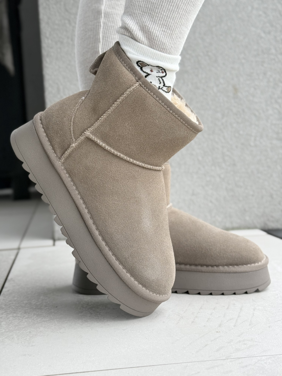 Śniegowce z naturalnej skóry – ciepło i elegancja w jednym kroku