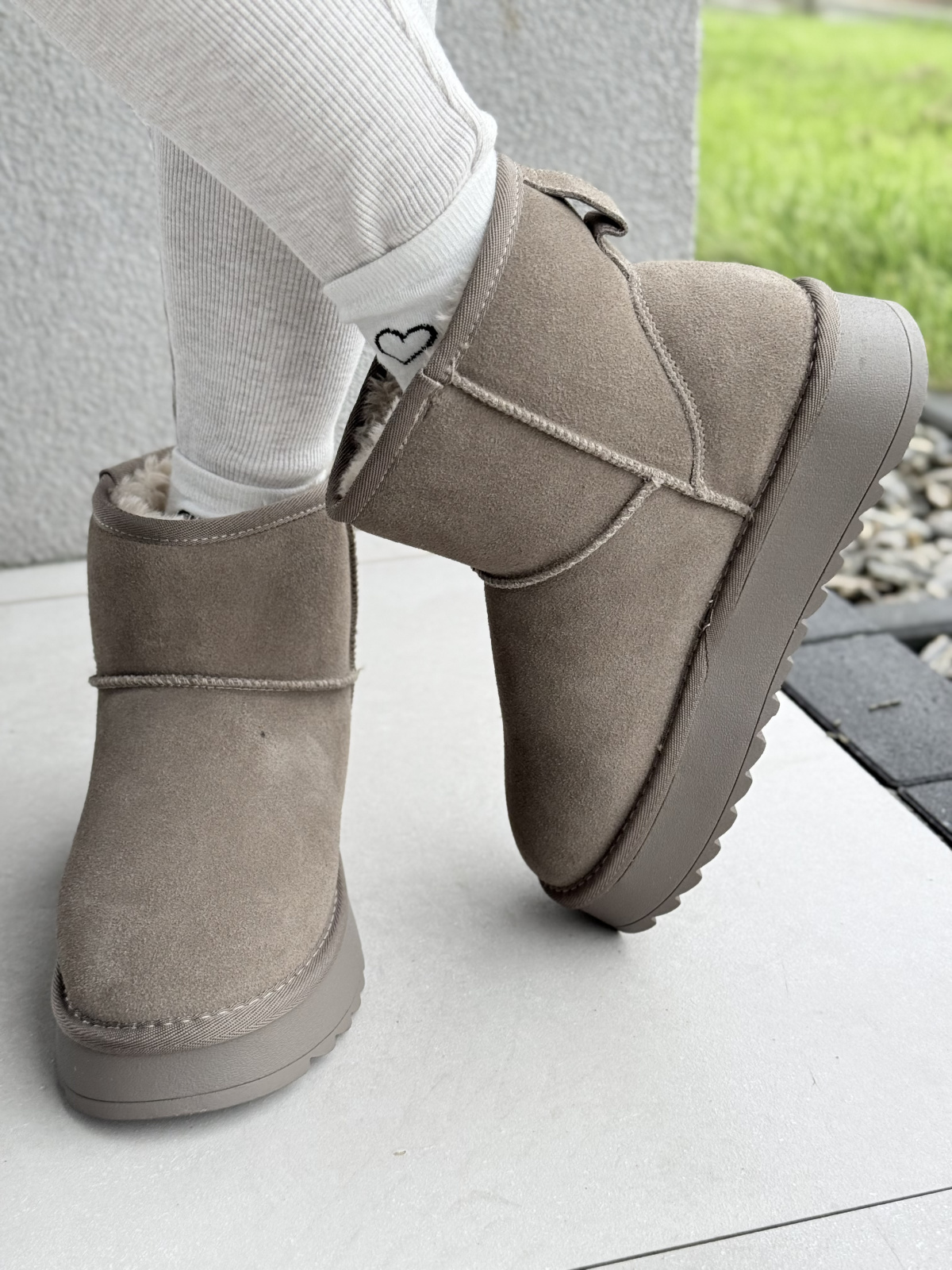 Śniegowce z naturalnej skóry – ciepło i elegancja w jednym kroku