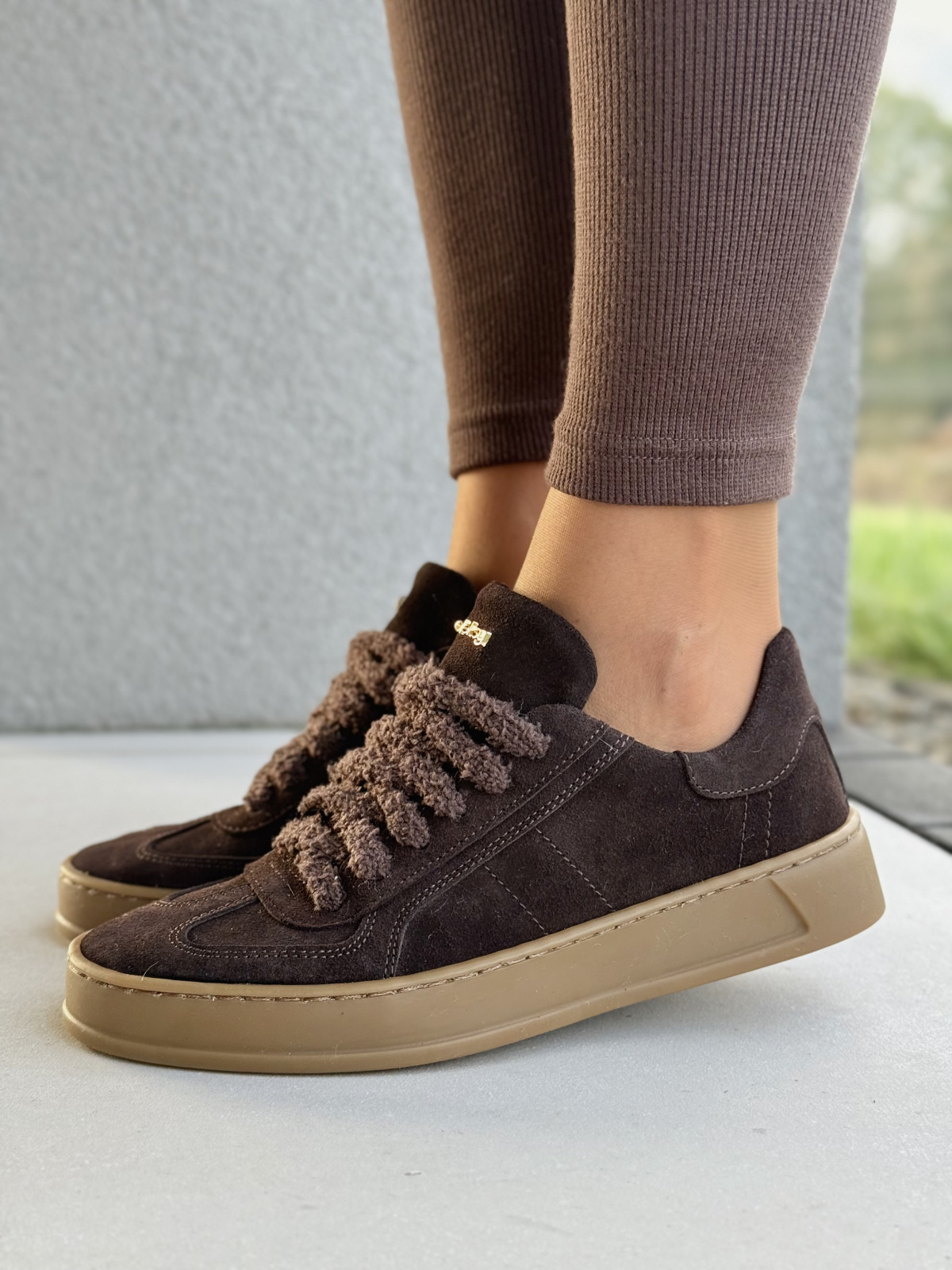 OLEKSY – skórzane sneakersy z naturalnej skóry, stworzone w Polsce