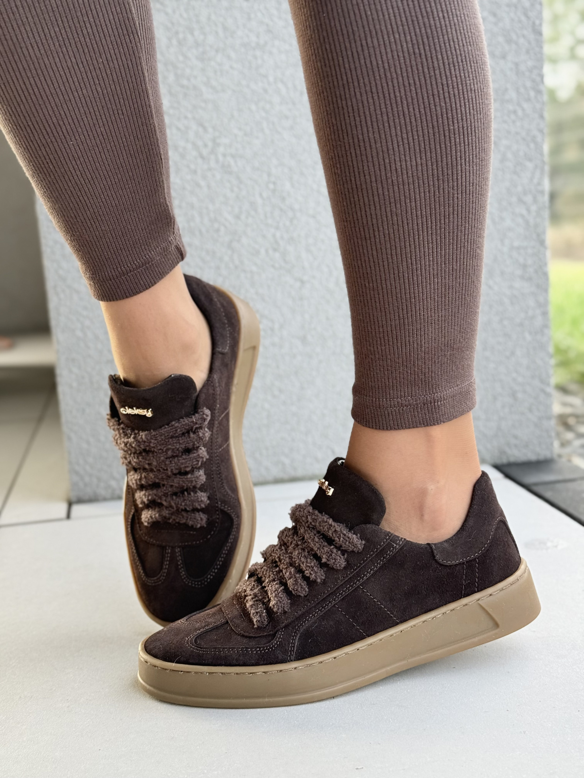 OLEKSY – skórzane sneakersy z naturalnej skóry, stworzone w Polsce