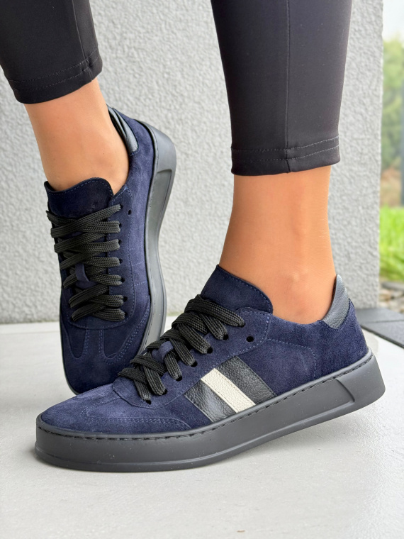 Naturalna skóra, polskie rzemiosło – sneakersy OLEKSY dla kobiet z klasą