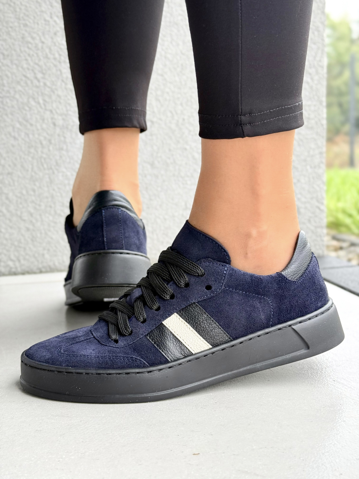 Naturalna skóra, polskie rzemiosło – sneakersy OLEKSY dla kobiet z klasą