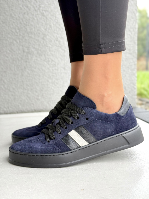 Naturalna skóra, polskie rzemiosło – sneakersy OLEKSY dla kobiet z klasą