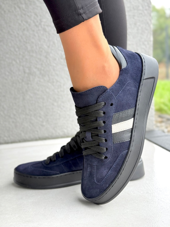 Naturalna skóra, polskie rzemiosło – sneakersy OLEKSY dla kobiet z klasą