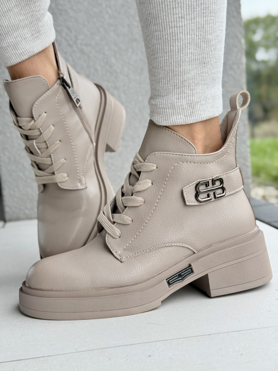 Botki ze skóry naturalnej – styl i komfort w każdym kroku