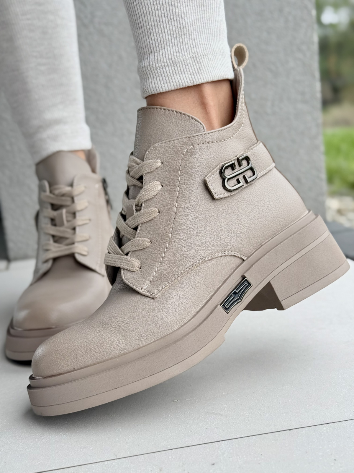 Botki ze skóry naturalnej – styl i komfort w każdym kroku