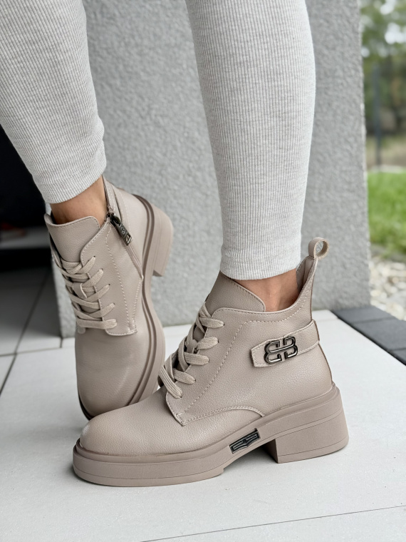 Botki ze skóry naturalnej – styl i komfort w każdym kroku