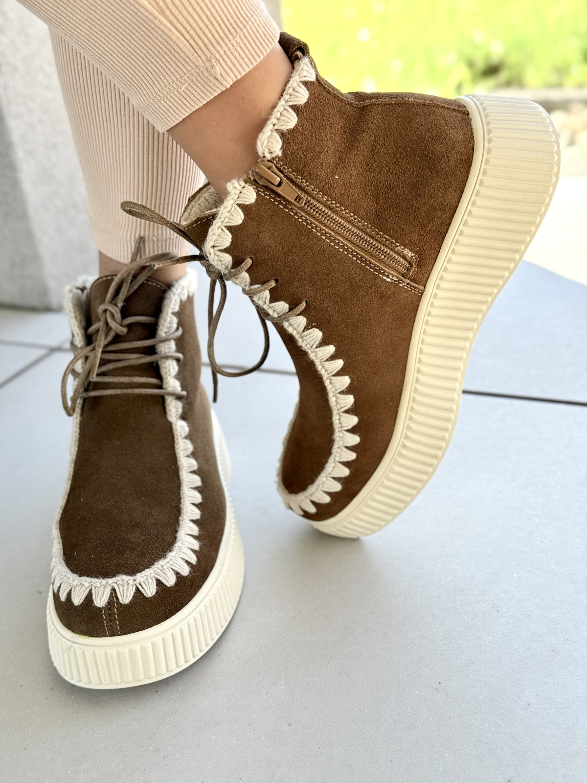 Stylowe śniegowce ze skóry naturalnej – połączenie mody i komfortu