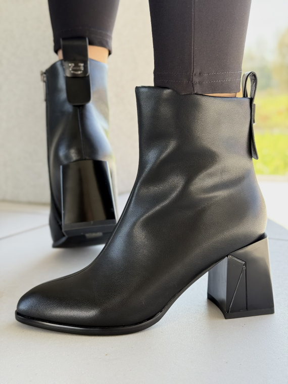 Botki OLEKSY ze skóry naturalnej – kobiecy styl bez kompromisów