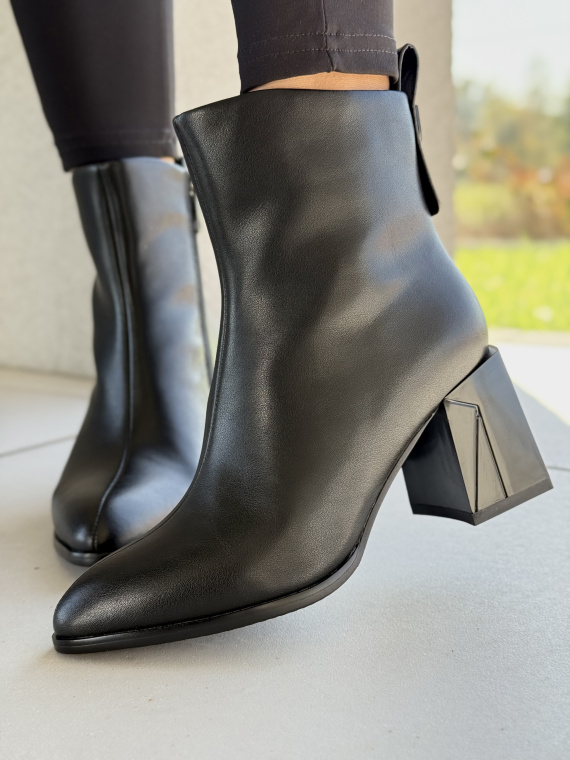Botki OLEKSY ze skóry naturalnej – kobiecy styl bez kompromisów