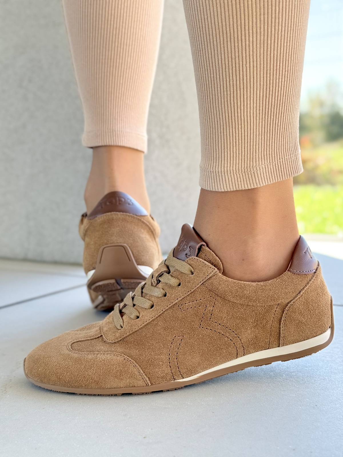 Kobiece sneakersy z naturalnej skóry – miękkość, lekkość, elegancja