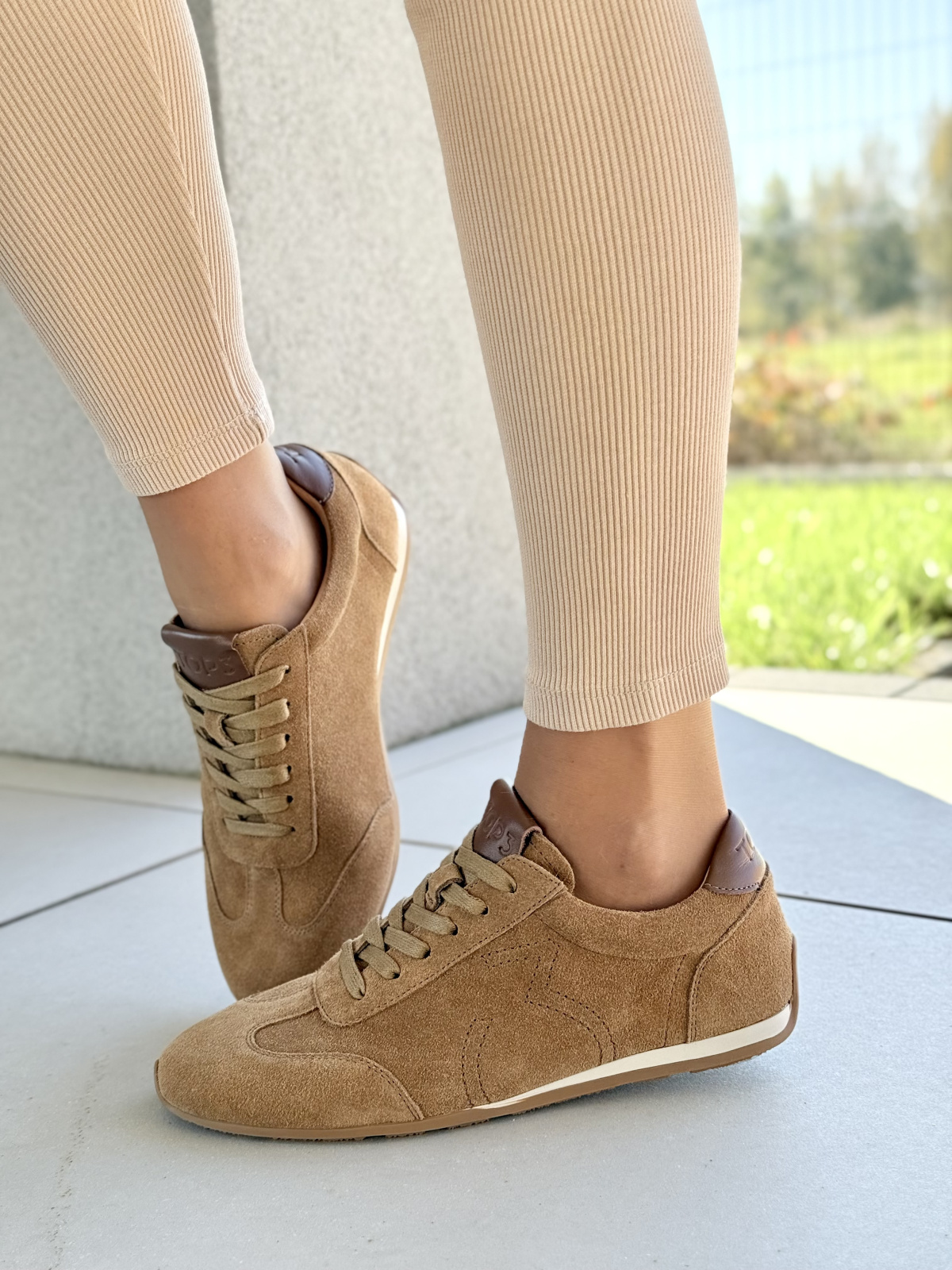 Kobiece sneakersy z naturalnej skóry – miękkość, lekkość, elegancja