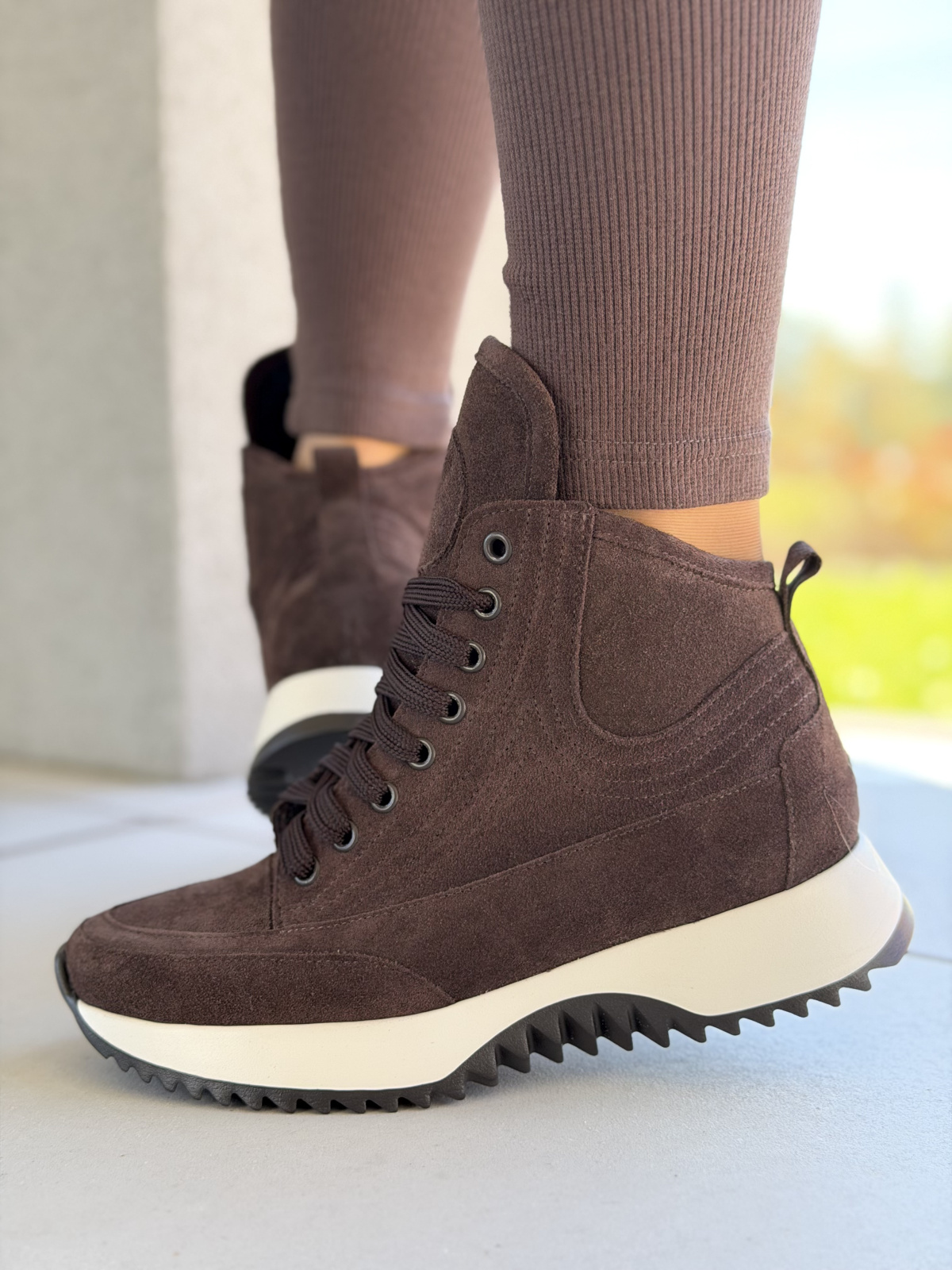 Sneakersy OLEKSY ze skóry naturalnej – styl, który czuć w każdym kroku