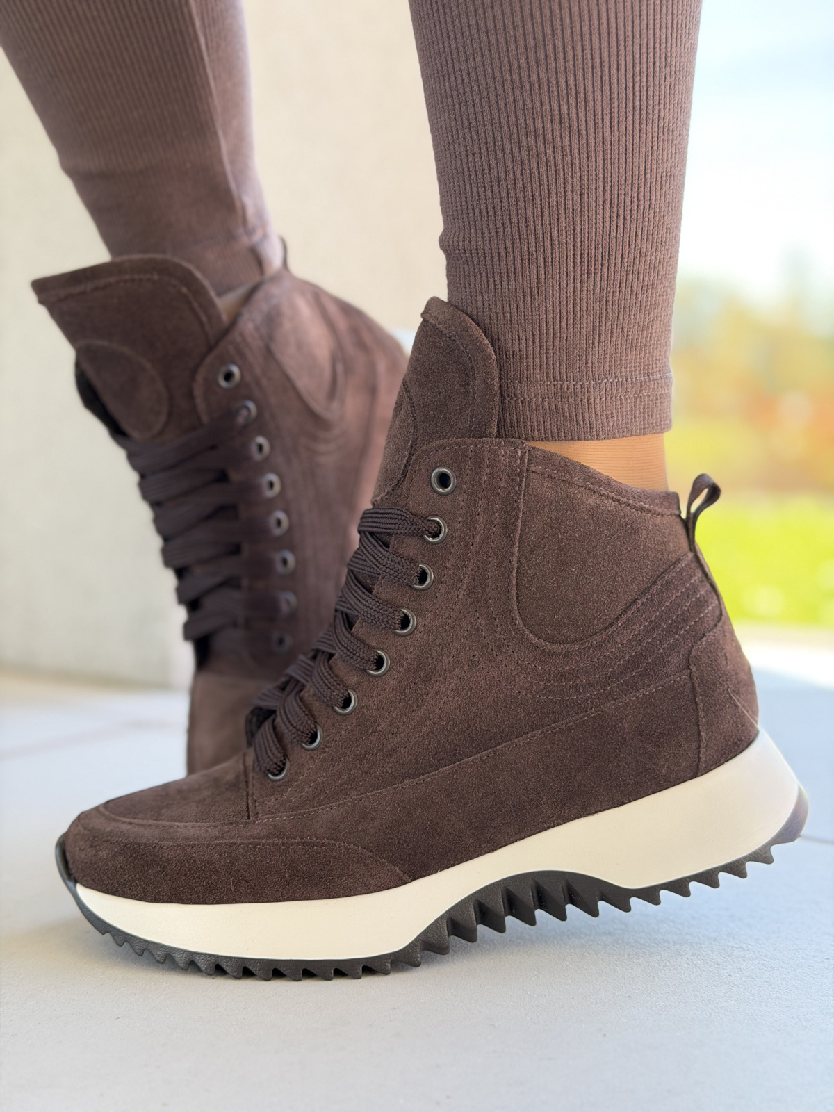 Sneakersy OLEKSY ze skóry naturalnej – styl, który czuć w każdym kroku