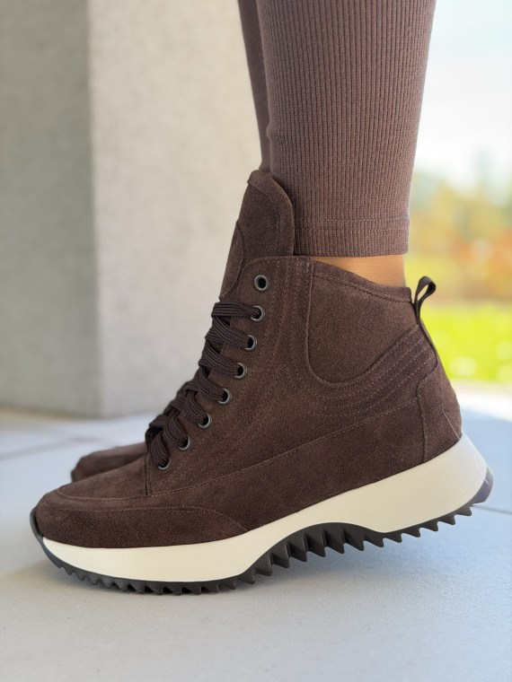 Sneakersy OLEKSY ze skóry naturalnej – styl, który czuć w każdym kroku