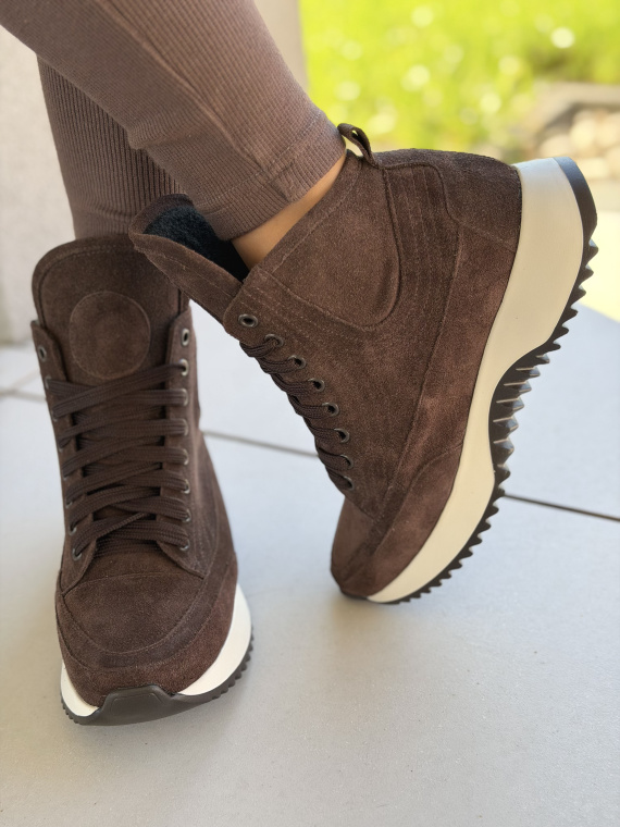 Sneakersy OLEKSY ze skóry naturalnej – styl, który czuć w każdym kroku