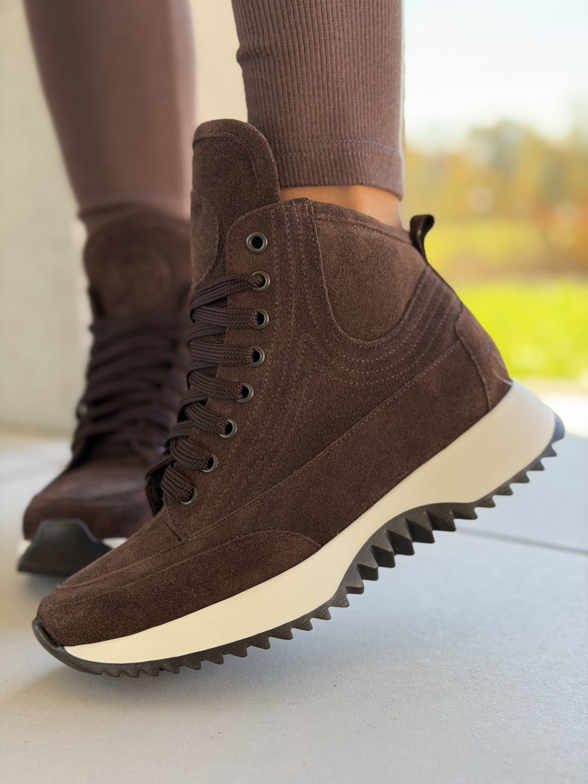 Sneakersy OLEKSY ze skóry naturalnej – styl, który czuć w każdym kroku