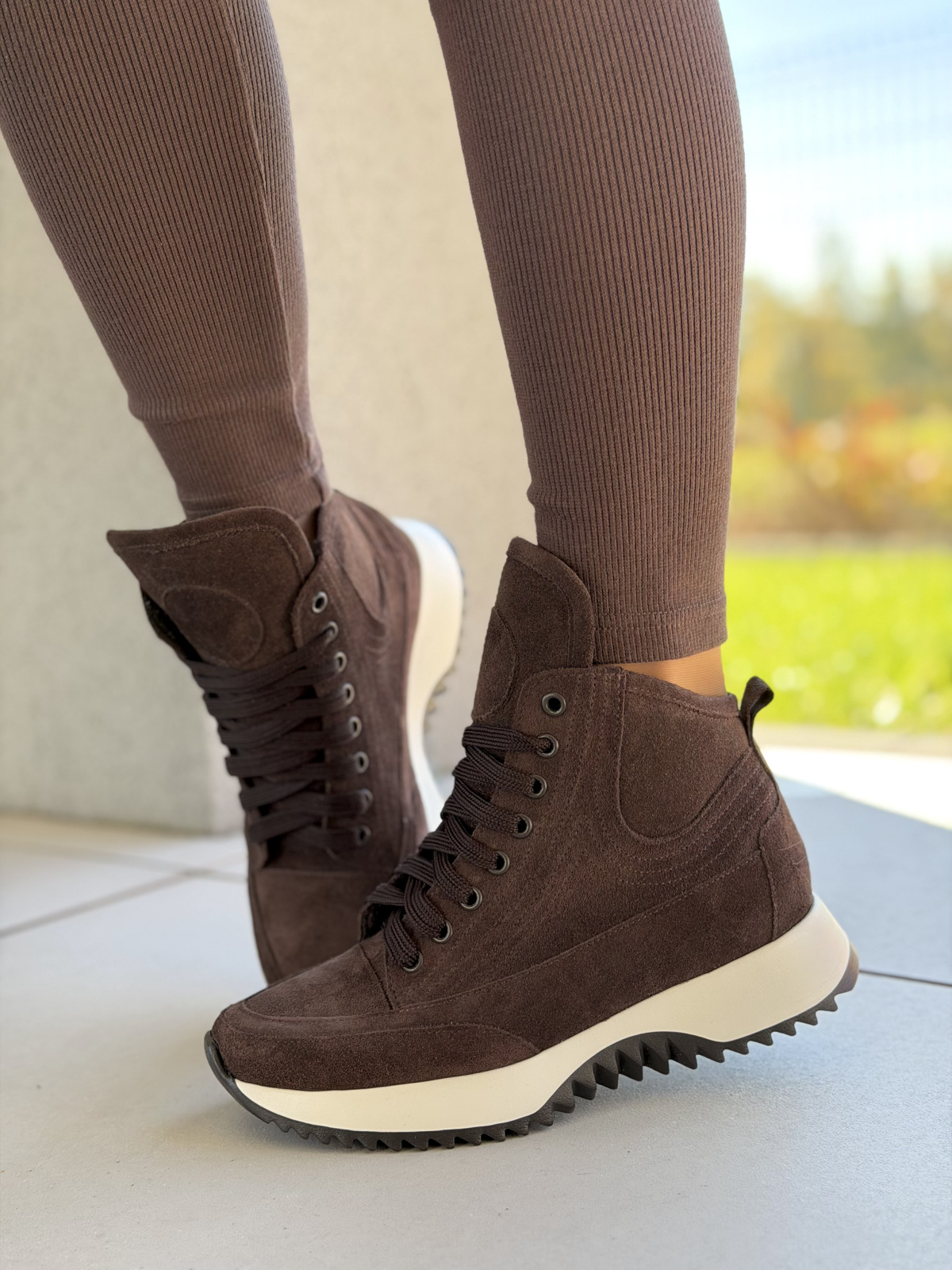 Sneakersy OLEKSY ze skóry naturalnej – styl, który czuć w każdym kroku