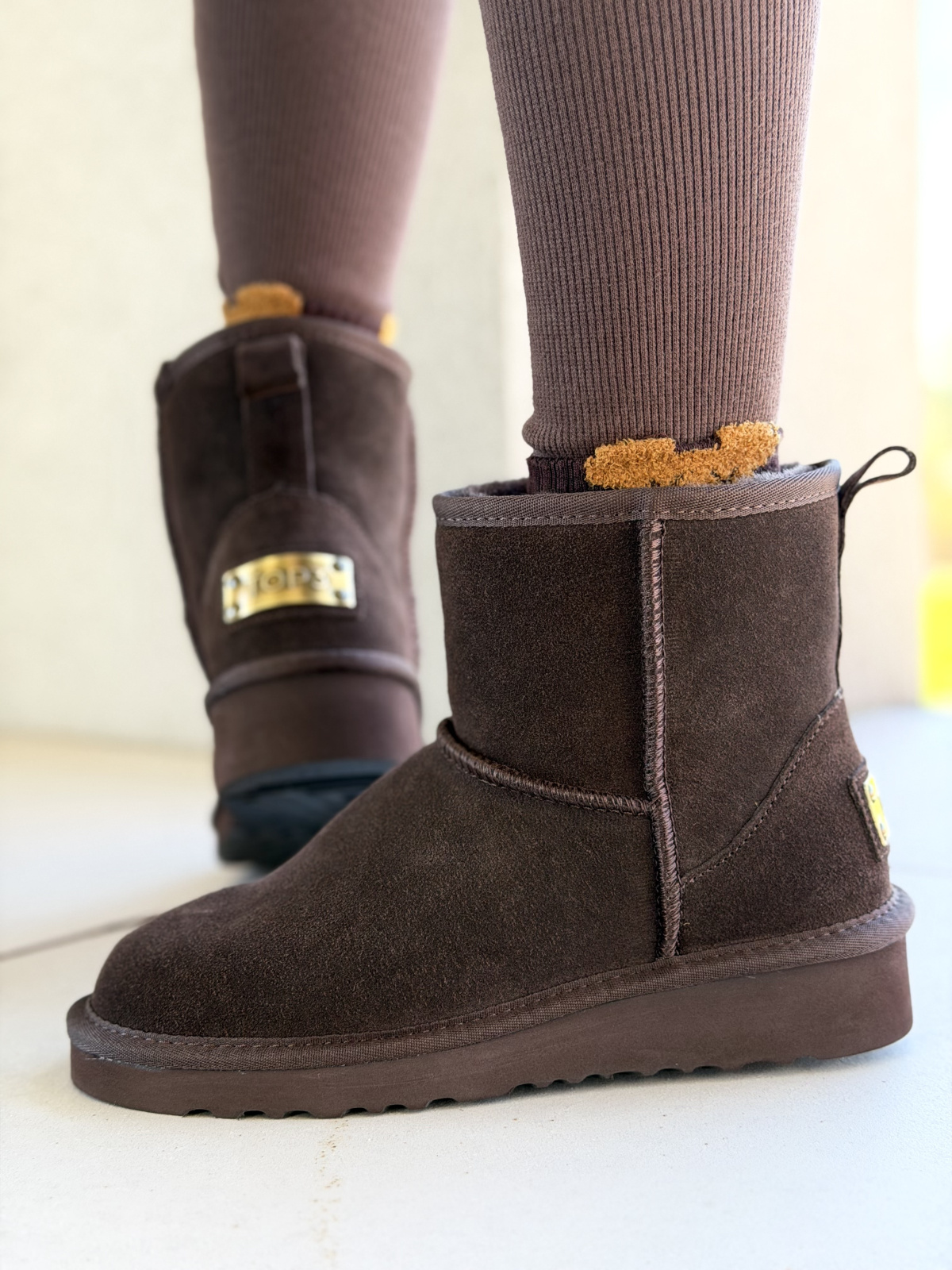 Śniegowce z naturalnej skóry – luksus, który grzeje