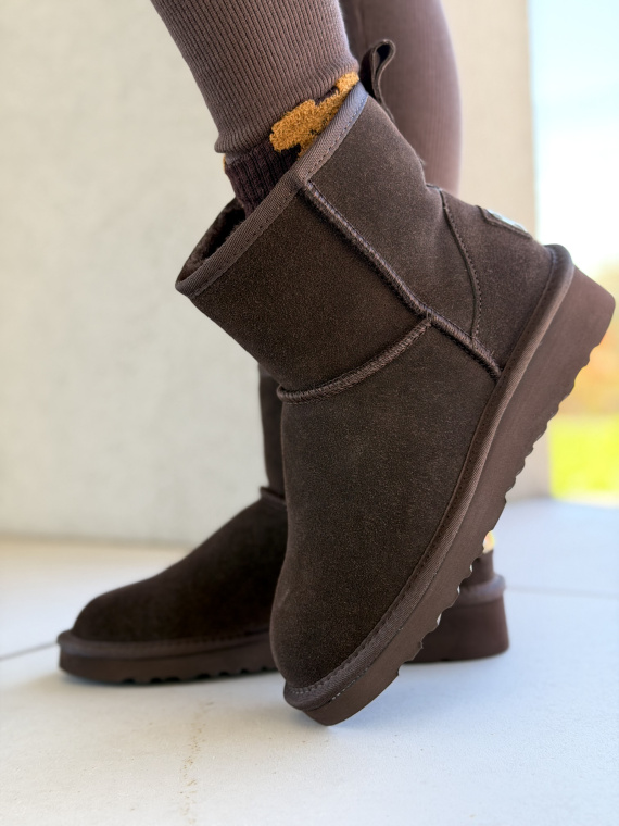 Śniegowce z naturalnej skóry – luksus, który grzeje