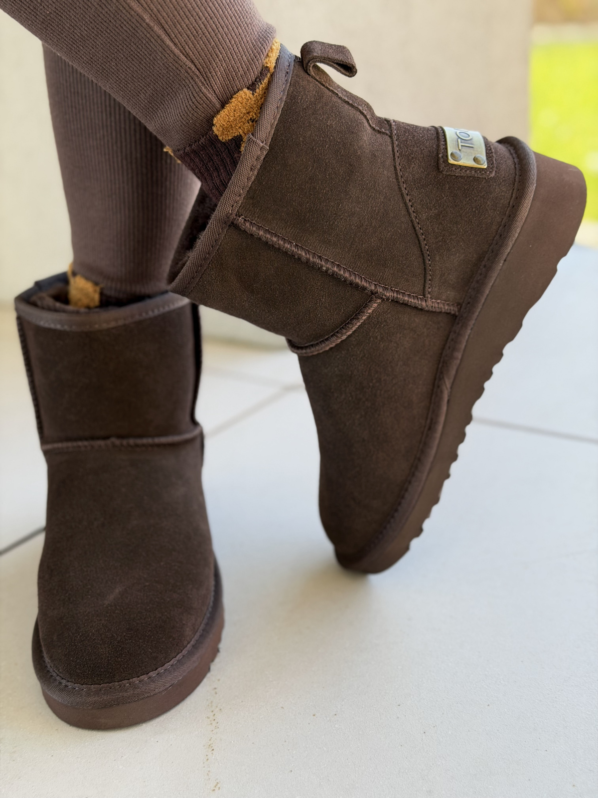 Śniegowce z naturalnej skóry – luksus, który grzeje