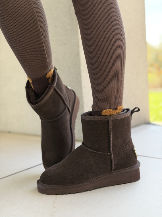 Śniegowce z naturalnej skóry – luksus, który grzeje